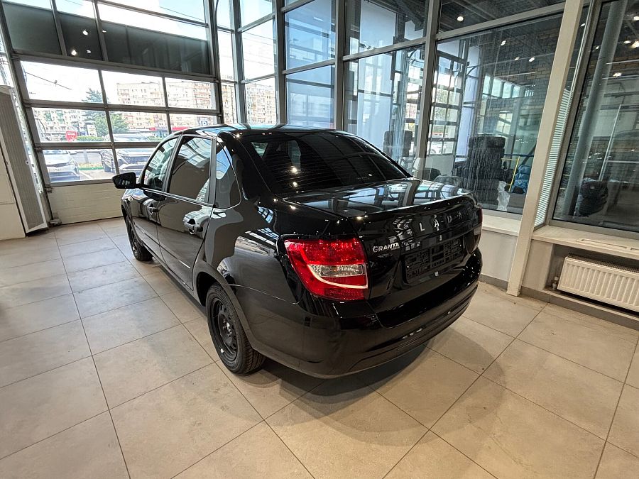 Lada (Ваз) Granta 1.6 MT (90 л.с.), 2026