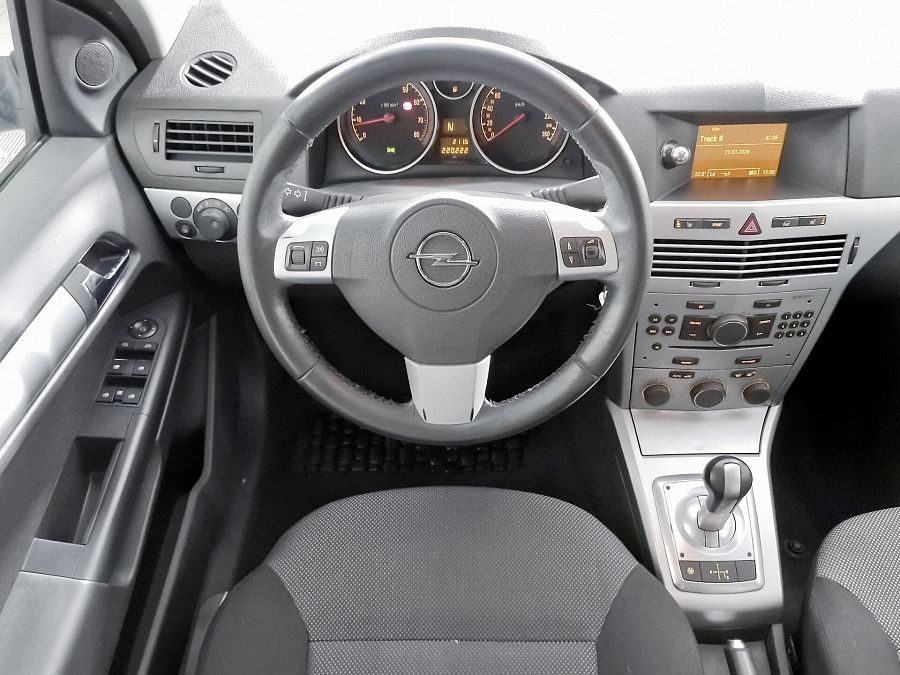 Opel Astra 1.6 AMT (115 л.с.), 2011 Opel Astra 1.6 AMT (115 л.с.), 2011
