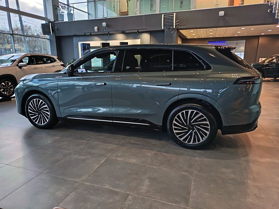 Exeed Exlantix ET 1.5hyb AT (469 л.с.) 4WD, 2026