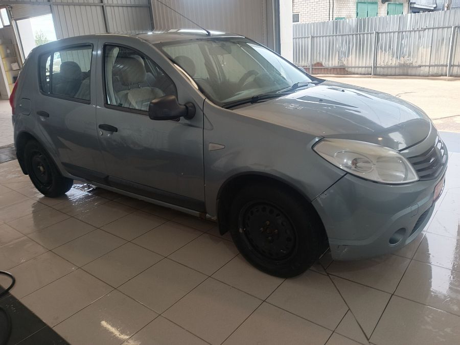 Renault Sandero 1.6 MT (103 л.с.), 2011 Renault Sandero 1.6 MT (103 л.с.), 2011