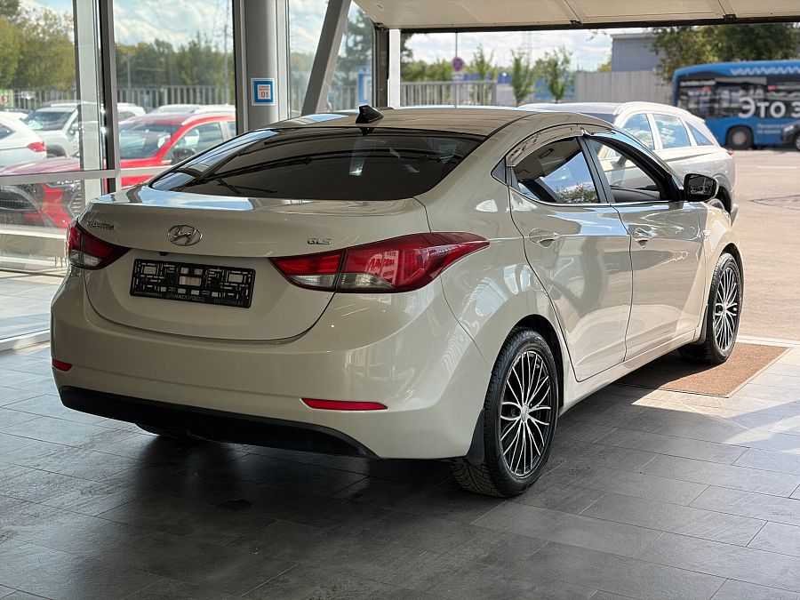 Hyundai Elantra 1.6 AT (132 л.с.), 2015