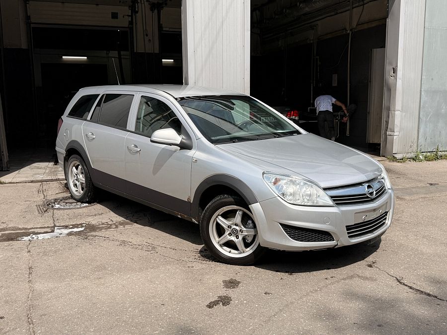 Opel Astra 1.6 MT (115 л.с.), 2011 Opel Astra 1.6 MT (115 л.с.), 2011