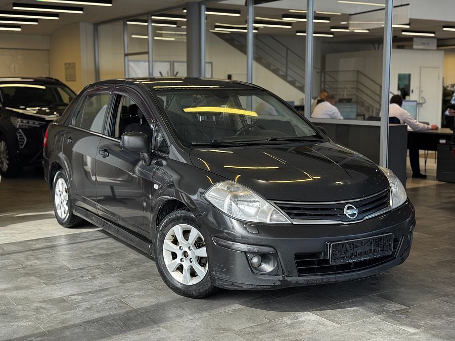 Nissan Tiida 1.6 MT (110 л.с.), 2010 Nissan Tiida 1.6 MT (110 л.с.), 2010